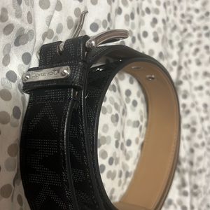 Black Micheal Kors logoed belt